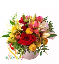 Коробка с цветами (25х30 см)